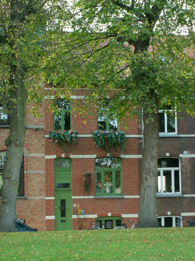 Expect The Unexpected !!! Brügge Exterior foto